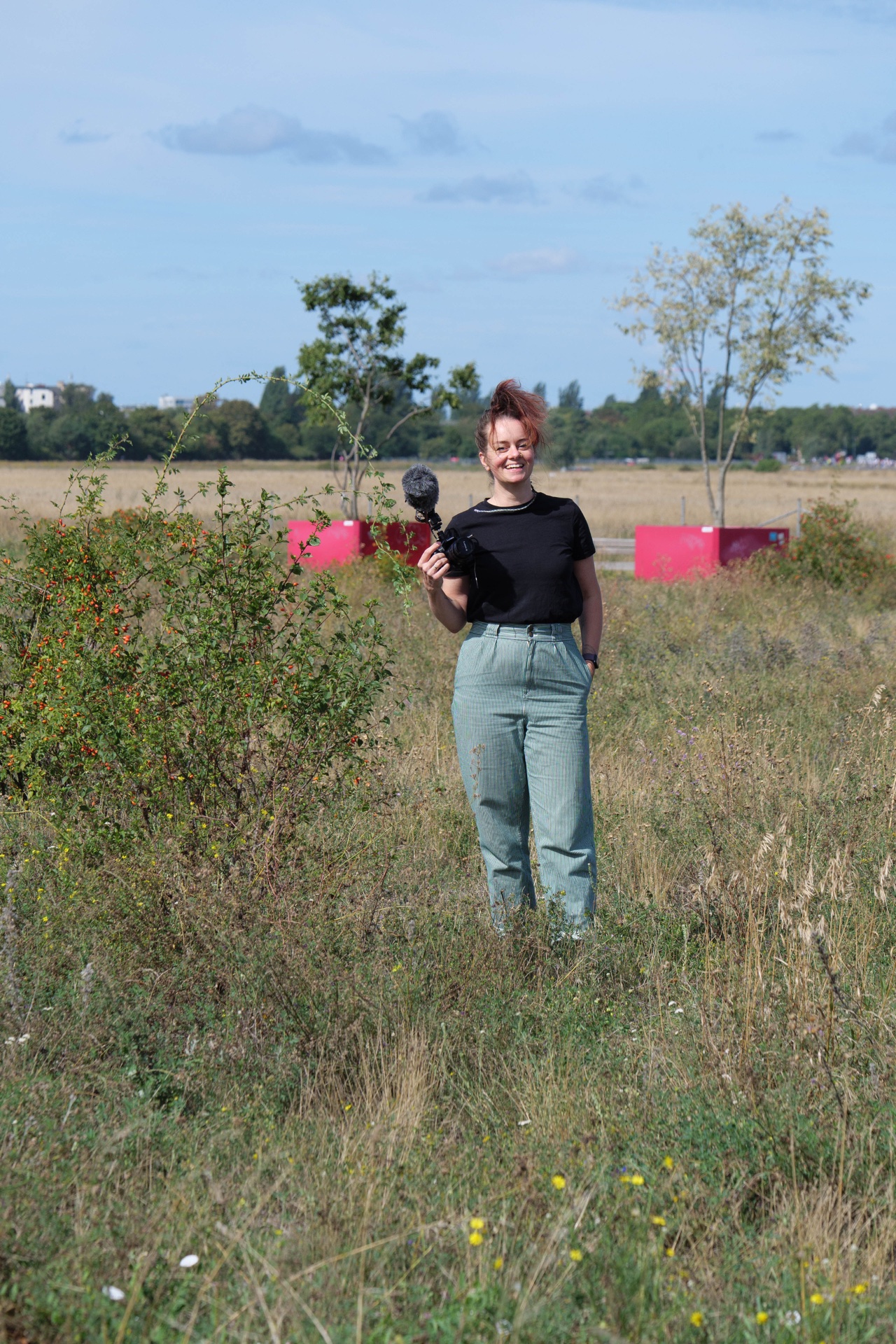 Maud with her camera on Tempelhofer Feld